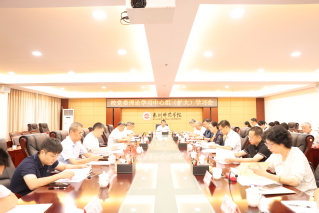 学校召开党委理论学习中心组（扩...